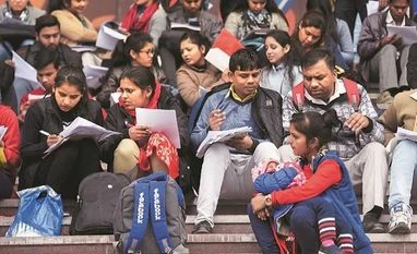 Tamil Nadu: 7,000 engineers, graduates apply for 549 sanitary worker posts Jobs, workers