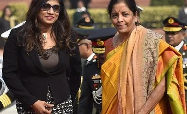 In pictures: Maldivian Defence Minister Mariya Ahmed Didi's visit to India Defence Minister Nirmala Sitharaman welcomes Maldives Defence Minister Mariya Ahmed Didi for a guard of honour at South Block in New Delhi