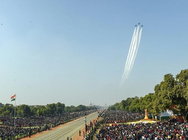 Indian Air Force's three SU- 30 MKIs display Trishul maneuver Indian Air Force's three SU- 30 MKIs display Trishul maneuver