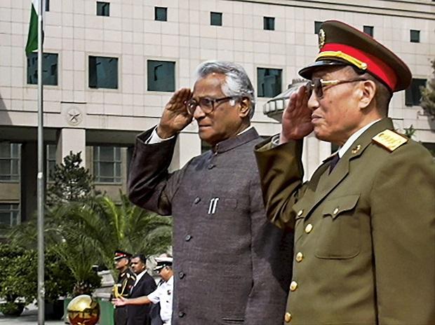 Fernandes seen with his Chinese counterpart General Cao Gangchuan during his maiden visit to China in 2003 Fernandes seen with his Chinese counterpart General Cao Gangchuan during his maiden visit to China in 2003