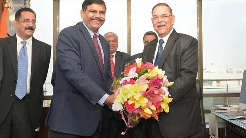 Interim Central Bureau of Investigation (CBI) chief M Nageswara Rao presents a bouquet to the newly-appointed CBI Chief Rishi Kumar Shukla as he takes charge at CBI headquarters Interim Central Bureau of Investigation (CBI) chief M Nageswara Rao presents a bouquet to the newly-appointed CBI Chief Rishi Kumar Shukla as he takes charge at CBI headquarters