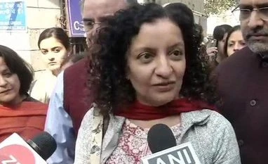 #MeToo: Targeted selectively to halt allegations against Akbar, Ramani says Journalist Priya Ramani
