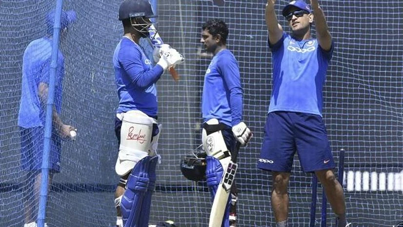 Dhoni, Rishabh Pant Dhoni, Rishabh Pant