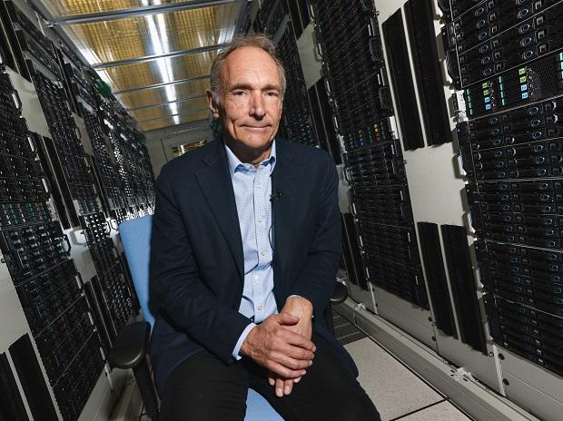 Portrait of Tim Berners Lee in a rack of the Computer Center took on 11th March, 2019 Portrait of Tim Berners Lee in a rack of the Computer Center took on 11th March, 2019