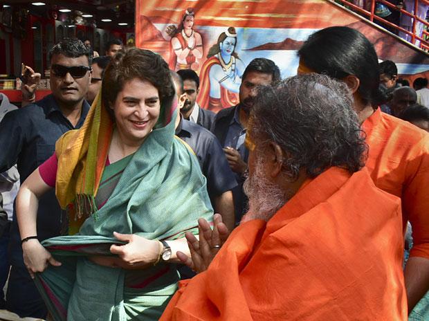 Congress General Secretary UP-East Priyanka Gandhi Vadra offers prayers at Triveni Sangam Priyanka Gandhi Vadra
