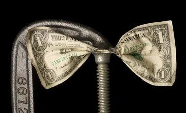 Dollar sinks after US Fed cut interest rates to battle Coronavirus dollar