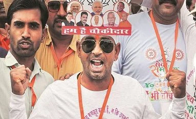 BJP wants 10 days to reply to notice for sharing 'main bhi chowkidar' video Main Bhi Chowkidar campaign, Modi supporters