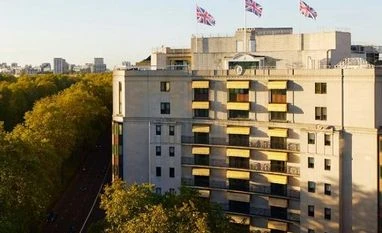 Protesters target Brunei-owned Dorchester Hotel over anti-gay sharia laws dorchester hotel, london