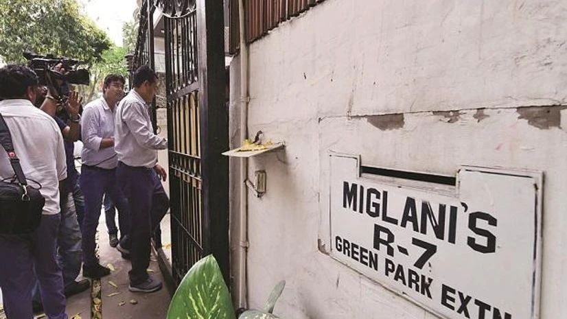 I-T officials at the residence of Rajendra Kumar Miglani, former advisor to MP CM Kamal Nath, in New Delhi on Sunday photo: pti I-T officials at the residence of Rajendra Kumar Miglani, former advisor to MP CM Kamal Nath, in New Delhi on Sunday photo: pti