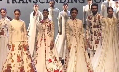 Govt to set up design centres to develop trendy khadi products: Gadkari Fashion Design Council of India hosted a fashion show for designer khadi-wear last year