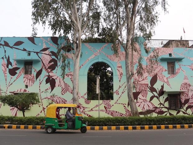 The art gallery is located between Khanna Market and Meherchand Market in Lodhi Colony The art gallery is located between Khanna Market and Meherchand Market in Lodhi Colony