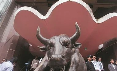 To bank or not to bank on Indiabulls After being denied a banking licence in 2014, Indiabulls acquired close to 40 per cent stake in OakNorth Bank, one of the so-called challenger banks in the UK, in November 2015