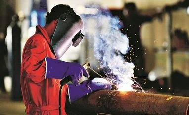 Tata Steel Q4 profit falls 84% to Rs 2,295-cr; total income at Rs 42,913-cr Steel