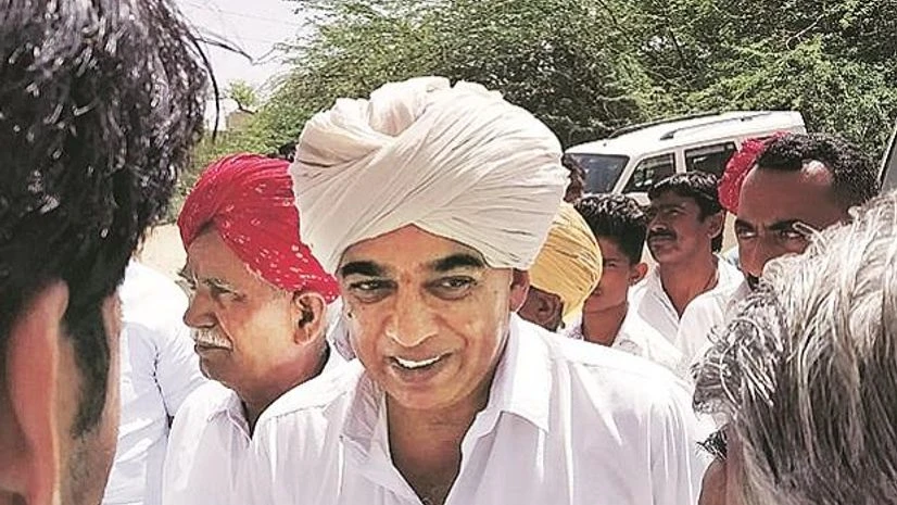 Congress aspirant Manavendra interacts with party workers in Barmer Congress aspirant Manavendra interacts with party workers in Barmer
