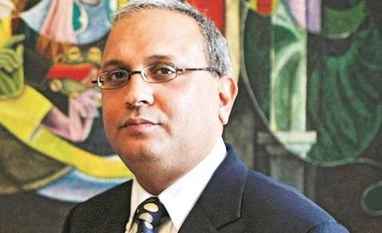 Hedge fund manager falls in Mumbai manhole, lives to tell the tale Samir Arora