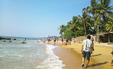 Indian among 13 foreigners arrested without valid visa in Sri Lanka Mount Lavinia