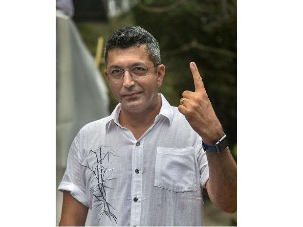 Filmmaker Kunal Kohli after casting vote Filmmaker Kunal Kohli after casting vote