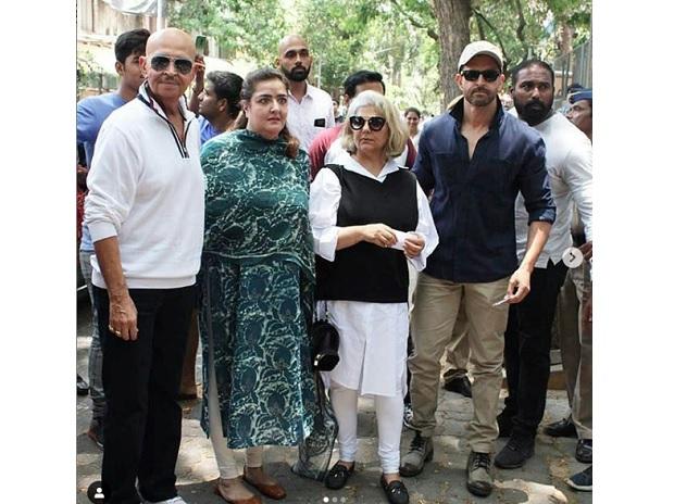 Hrithik Roshan with his family during the 4th phase of the 2019 Lok Sabha elections, at a polling station in Mumbai Hrithik Roshan with his family during the 4th phase of the 2019 Lok Sabha elections, at a polling station in Mumbai