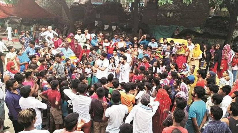 The group, comprising five youths, is performing in three locations a day across the New Delhi constituency Photo: Thirumoy Banerjee 20 richest nations account for over half of 50 mn people in modern slavery