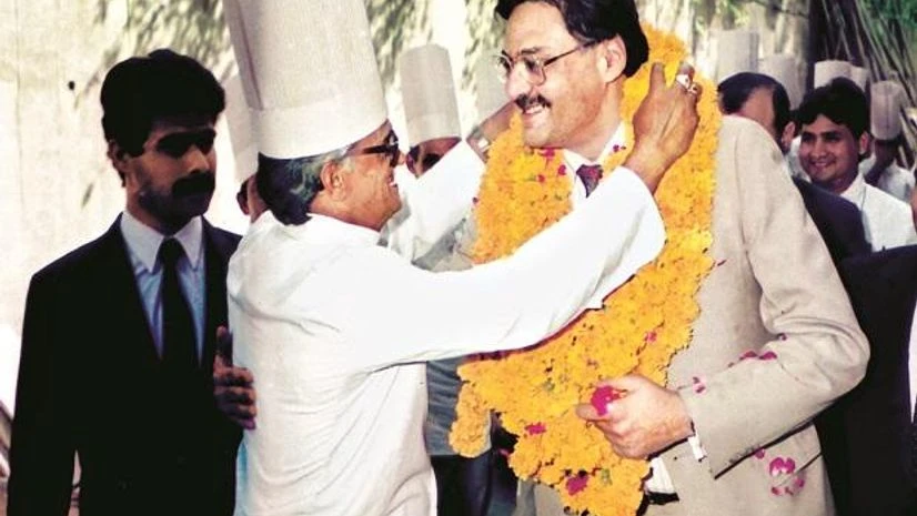 PEOPLE’S CEO: A young Y C Deveshwar being greeted by ITC Hotels employees. Though the hotels business was faltering when he took over as executive chairman, Deveshwar decided to retain it and made it into one of India’s largest hotel chains (Source: PEOPLE’S CEO: A young Y C Deveshwar being greeted by ITC Hotels employees. Though the hotels business was faltering when he took over as executive chairman, Deveshwar decided to retain it and made it into one of India’s largest hotel chains (Source: