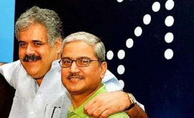 Don't hide behind 'unnamed sources', says Gangwal as IndiGo row continues Rahul Bhatia (left) with Rakesh Gangwal