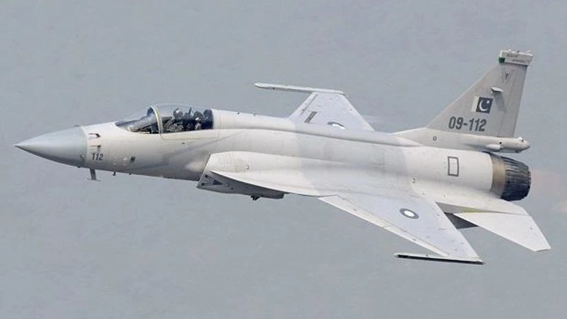 JF-17 Fighter Jeta JF-17 Fighter Jeta
