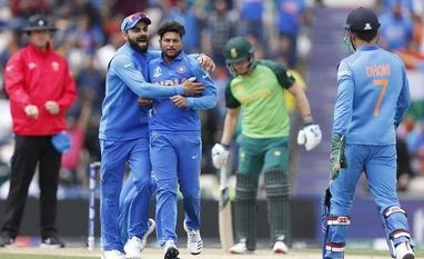 ICC CWC: Will Dhoni don Army 'insignia' on his gloves in Ind vs Aus clash? India cricket team, ICC CWC 2019