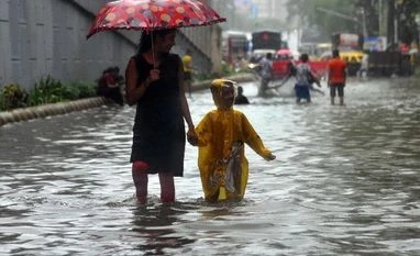 Operations at Mumbai airport hit by heavy rains; passengers tweet for help Mumbai rains (BS photo by Kamlesh Pednekar)