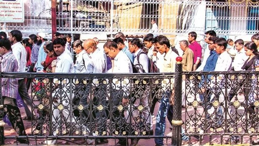 population, men and women population, men and women