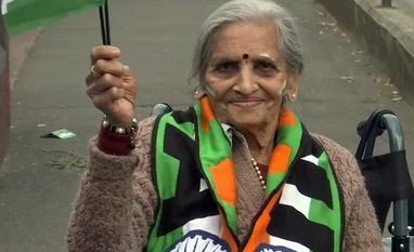 87-year-old cricket-loving granny to be the face of a Pepsi ad campaign 87-year-old Charulata Patel holds Indian flag and cheers for team India before a match between India and Bangladesh in ICC CWC 2019 at Edgbaston in Birmingham on Tuesday | Photo: ANI