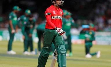 Bangladesh recall Arafat, Al-Amin, Soumya Sarkar for T20 series vs India Soumya Sarkar departs after being caught in match against Pakistan
