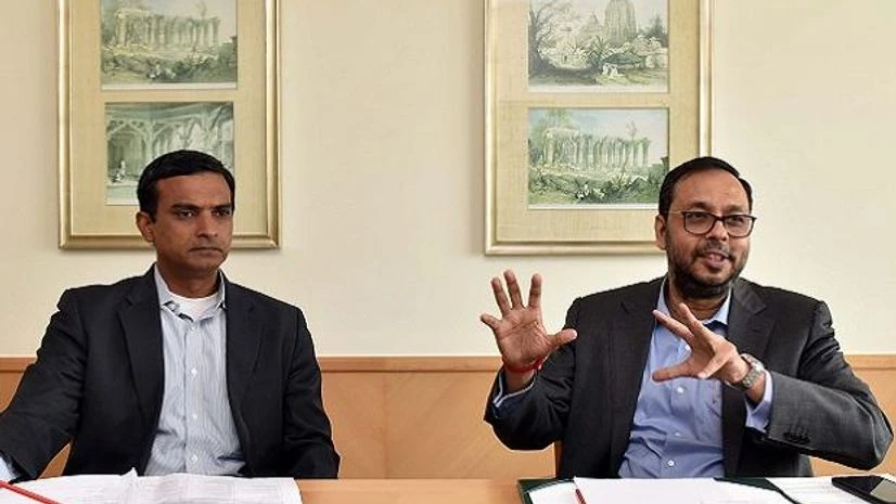 Promeet Ghosh (right), deputy head of Temasek India, and R Venkatesh (LEFT), managing directo Promeet Ghosh (right), deputy head of Temasek India, and R Venkatesh (LEFT), managing directo