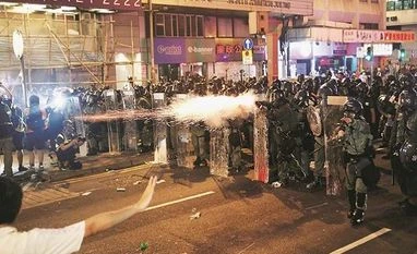 Tear gas and rubber bullets fired as Hong Kong returns to chaos During Hong Kong protests