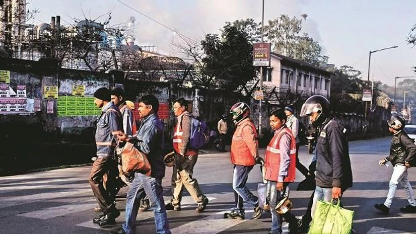 Centre to fix a single mandatory floor on minimum wages for states Centre to fix a single mandatory floor on minimum wages for states