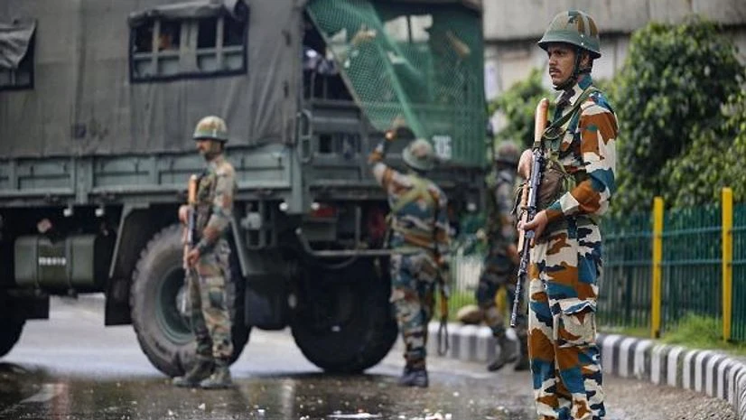 soldiers, army, security Army personnel stand guard during restrictions, in Jammu, Monday, Aug 05, 2019 | Photo: PTI