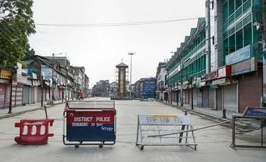 Editors Guild condemns threats to journalists in Kashmir, seeks support Jammu and Kashmir, Srinagar, Jammu, Article 370