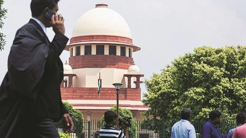 Article 370 LIVE: Centre gets four weeks from SC to respond to plea Article 370 LIVE: Centre gets four weeks from SC to respond to plea