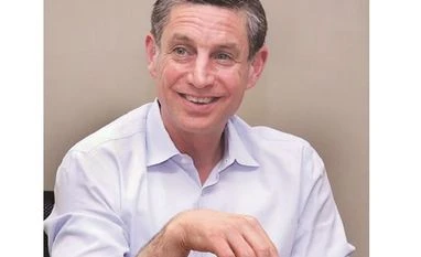 EV no answer to air pollution: Chicago professor Michael Greenstone Michael Greenstone, University of Chicago professor