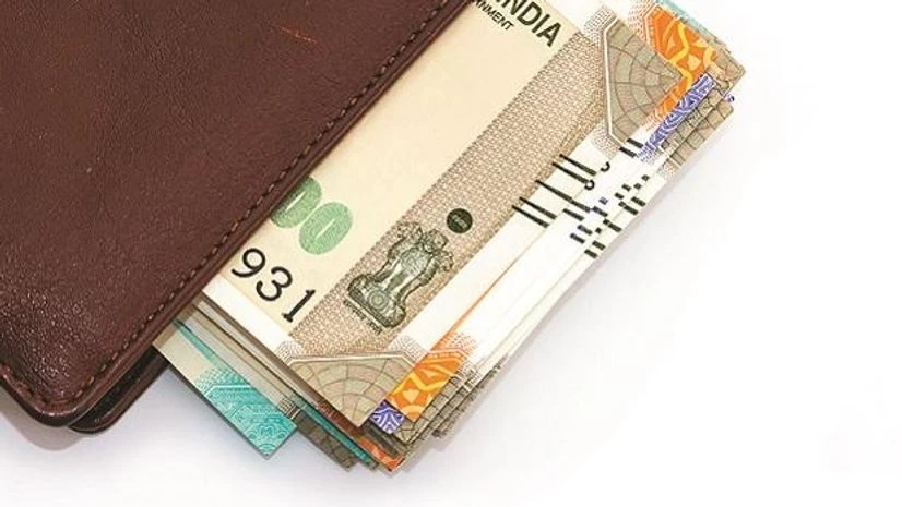 In a dim market, investments in small savings instruments jump 37% In a dim market, investments in small savings instruments jump 37%