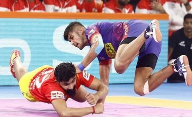 Pro Kabaddi: PKL 2019's top raider Naveen Kumar to feature in today's match Naveen Kumar, PKL 2019, Dabang delhi vs Gujarat Fortunegiants