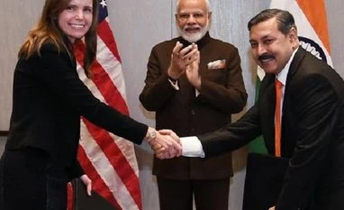 Petronet signs MoU with US natural gas firm Tellurian in PM Modi's presence Signing of MoU between Tellurian and Petronet LNG in PM Modi's presence