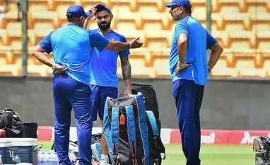 Kohli reprimanded for inappropriate shoulder contact with Hendricks Virat Kohli, Ravi Shastri, India cricket team