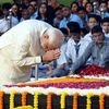 New Delhi: Prime Minister Narendra Modi  pays homage to Mahatma Gandhi on the occasion of his 150th birth anniversary at Rajghat in New Delhi, Wednesday, Oct 2, 2019. (PTI Photo/ Shahbaz Khan)