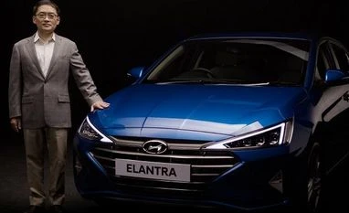 Hyundai Motor India launches Elantra with price starting at Rs 15.89 lakh Hyundai Elantra 2019