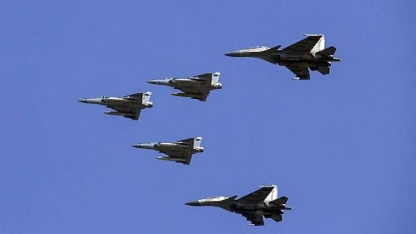 Ghaziabad: Indian Air Force officers, who participated in Balakot airstrike, fly 3 Mirage 2000 aircrafts and 2 Su-30 MKI fighter planes in ‘Avenger formation’, during the 87th Indian Air Force Day Parade, at Hindon airbase, in Ghaziabad, Tuesday, Oct Ghaziabad: Indian Air Force officers, who participated in Balakot airstrike, fly 3 Mirage 2000 aircrafts and 2 Su-30 MKI fighter planes in ‘Avenger formation’, during the 87th Indian Air Force Day Parade, at Hindon airbase, in Ghaziabad, Tuesday, Oct