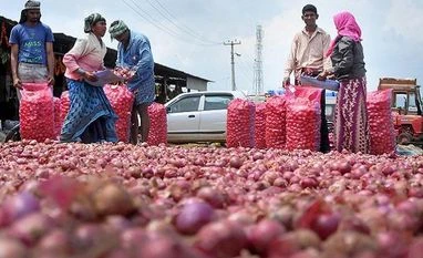 Ad hoc steps must end Chikmagalur: Vendors dry onions under the sun after rain subsided, in Chikmagalur, Friday, Oct. 11, 2019. (PTI Photo) (