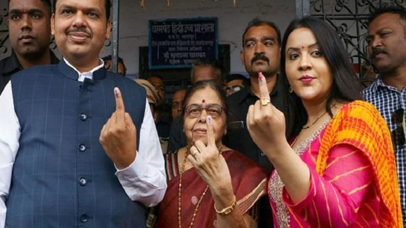 Devendra Fadnavis and his wife Amruta Fadnavi Devendra Fadnavis and his wife Amruta Fadnavi