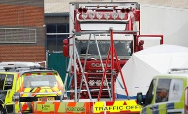 39 bodies found in a truck container near London: British police Police forensics at the scene where bodies were discovered in a lorry container, in Grays, Essex, Britain. Photo: Reuters