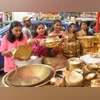 People purchasing utensils on the event of Dhanteras