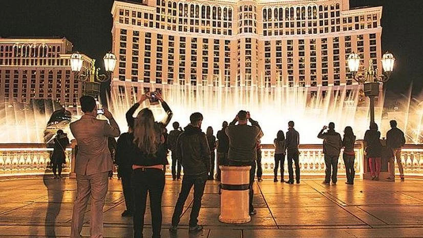 Las Vegas Sands sells Vegas properties for about $6.25 billion Fountains of Bellagio in Las Vegas